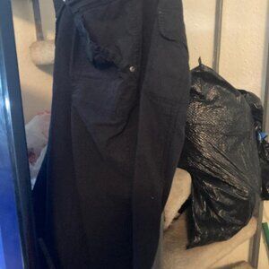 26W STRAIGHT  WOMANS BLACK TERRA SKY PETITE CAPRI